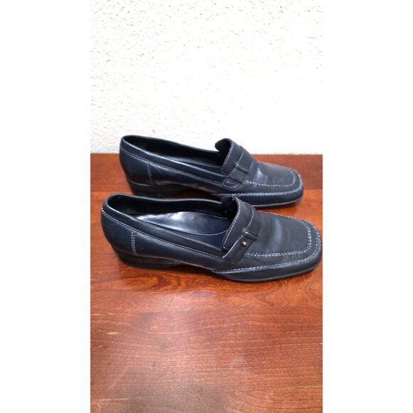 Naturalizer Women's Black Leather Loafers Slip-On Design Low Heel Size 6.5W - Picture 3 of 8